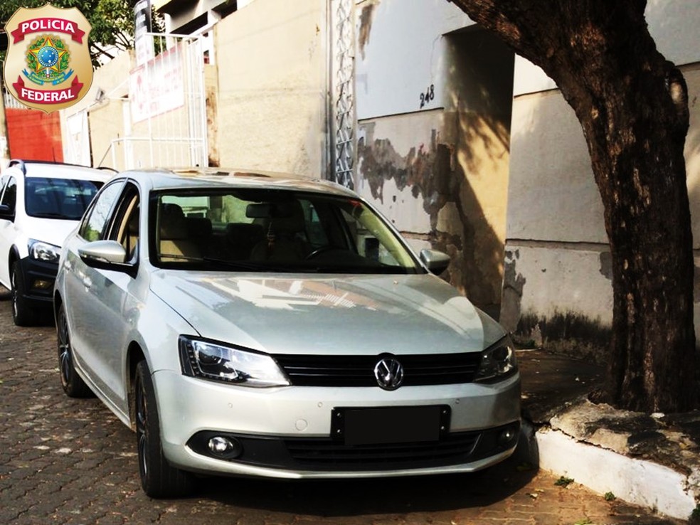 Carros entregues como pagamento pelas vítimas foram apreendidos com os investigados — Foto: Polícia Federal/Divulgação