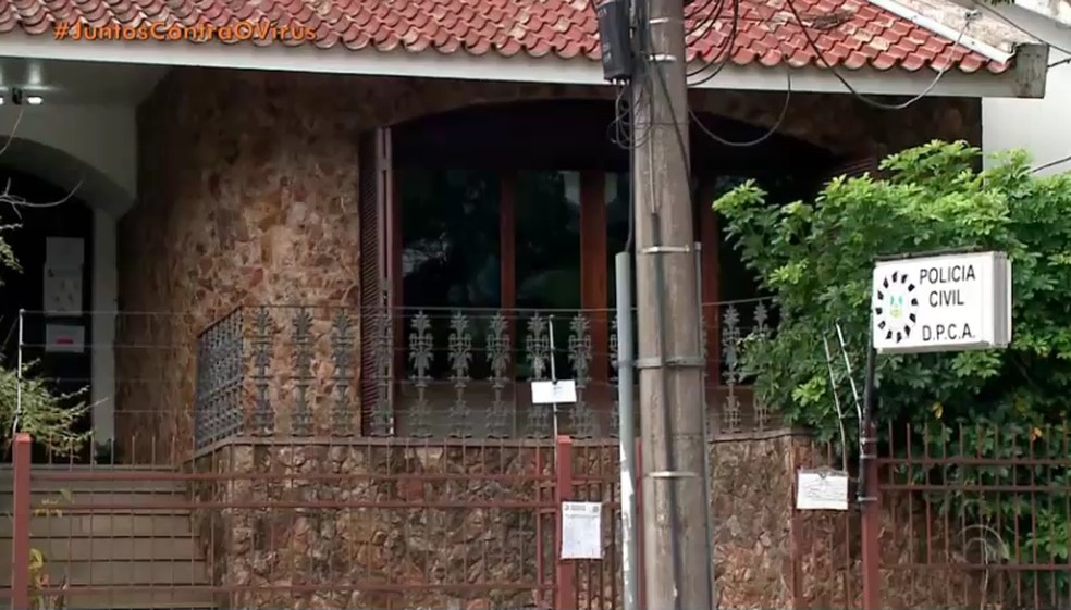 Polícia indiciou um professor e ainda investiga outros três  — Foto: Reprodução/RBS TV
