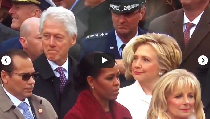 Hillary Clinton no momento do flagra (Foto: Reprodução)