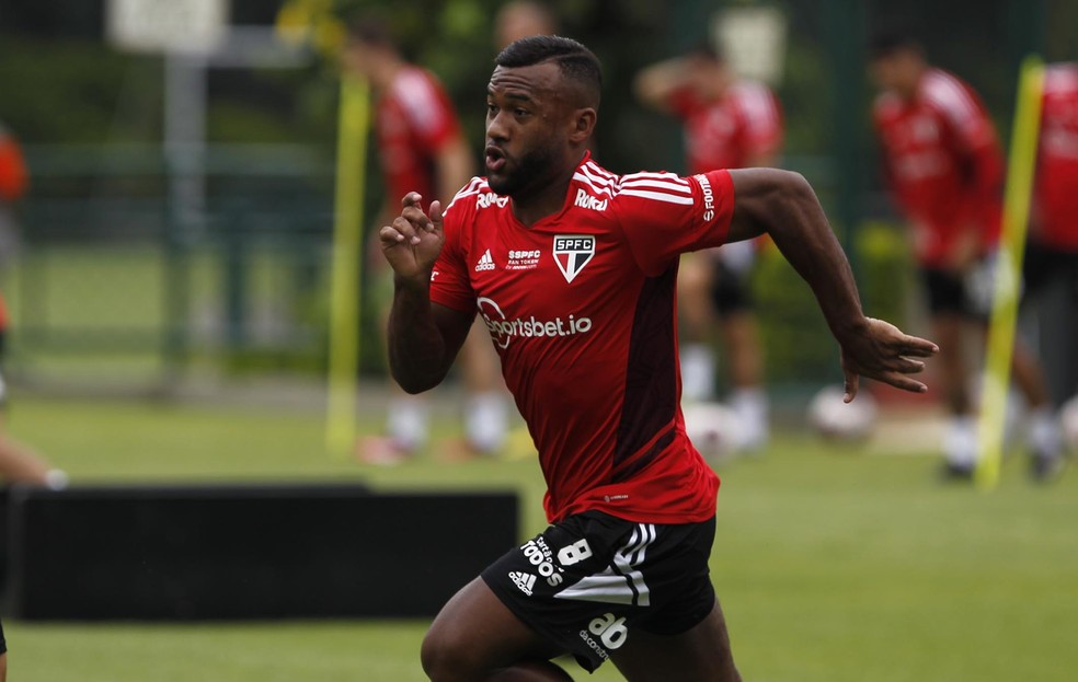 Luan em treino do São Paulo — Foto: Divulgação 