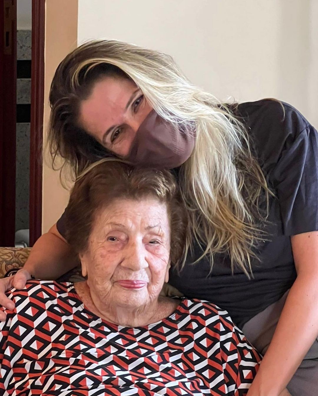 Ingrid Guimarães comemora os 99 anos da avó, Ássima Angel (Foto: Reprodução / Instagram)