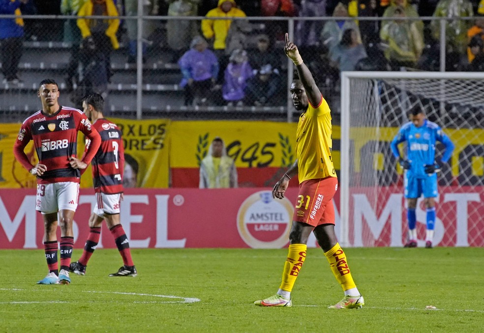 Flamengo estreou na Libertadores com derrota para o Aucas &mdash; Foto: Cristina Vega/Reuters