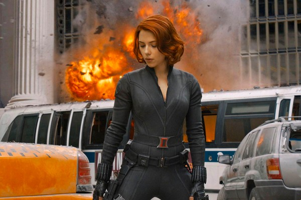 A atriz Scarlett Johansson em cena de Vingadores (2012) (Foto: Reprodução)