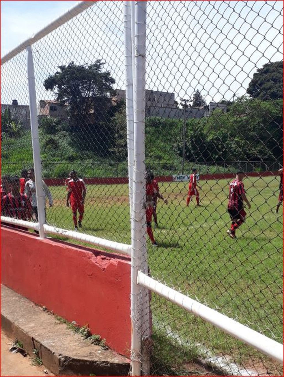 Jogo de futebol na Arena Pitangui — Foto: Redes sociais