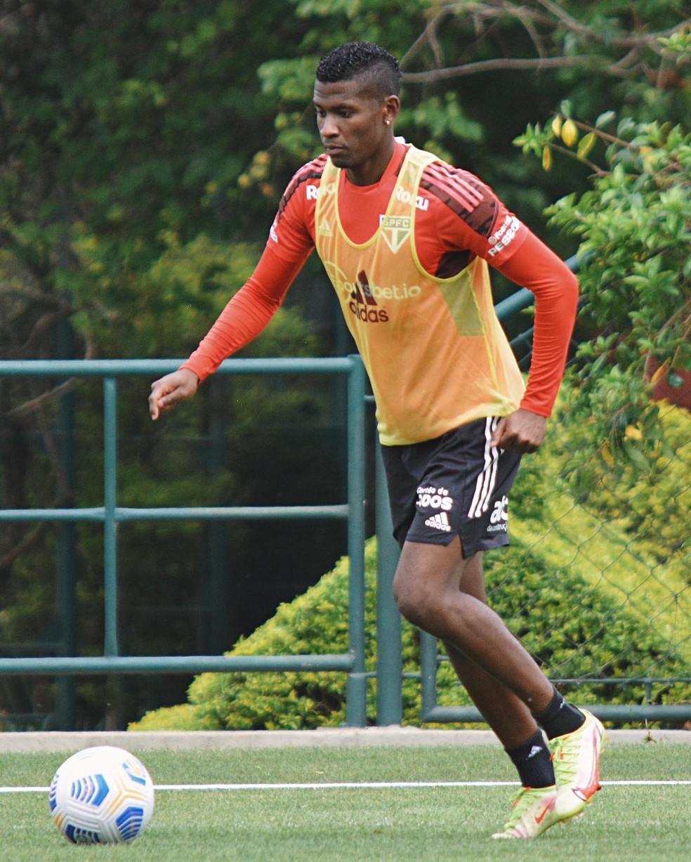 Orejuela em treino do São Paulo  — Foto: Erico Leonan / saopaulofc