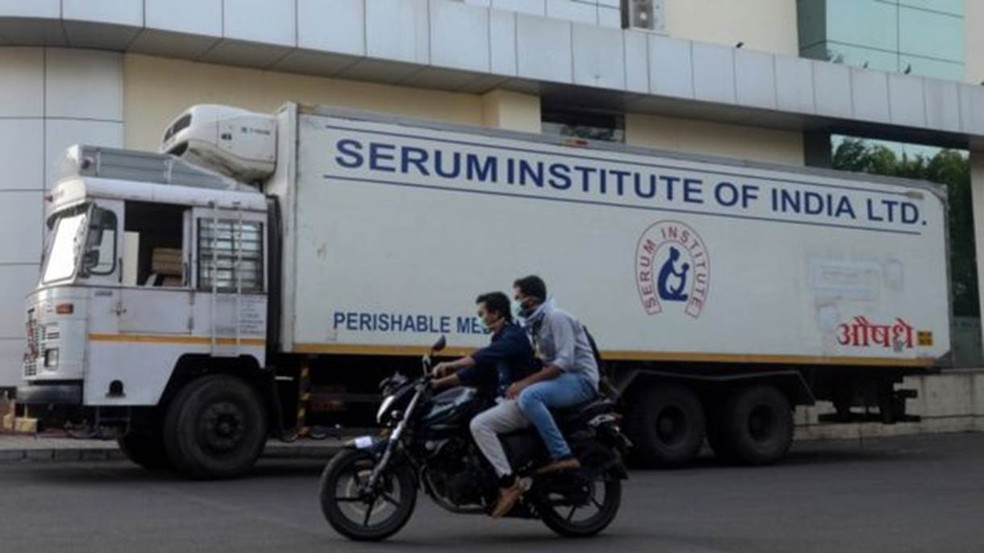 Servidores da Anvisa estiveram em Pune, onde fica a sede da Serum, para uma inspeção de práticas de fabricação — Foto: Euan Rocha/Reuters