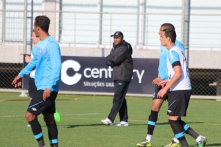 Em 4 meses, Roger ganha grupo e dá nova vida a desacreditados no Grêmio