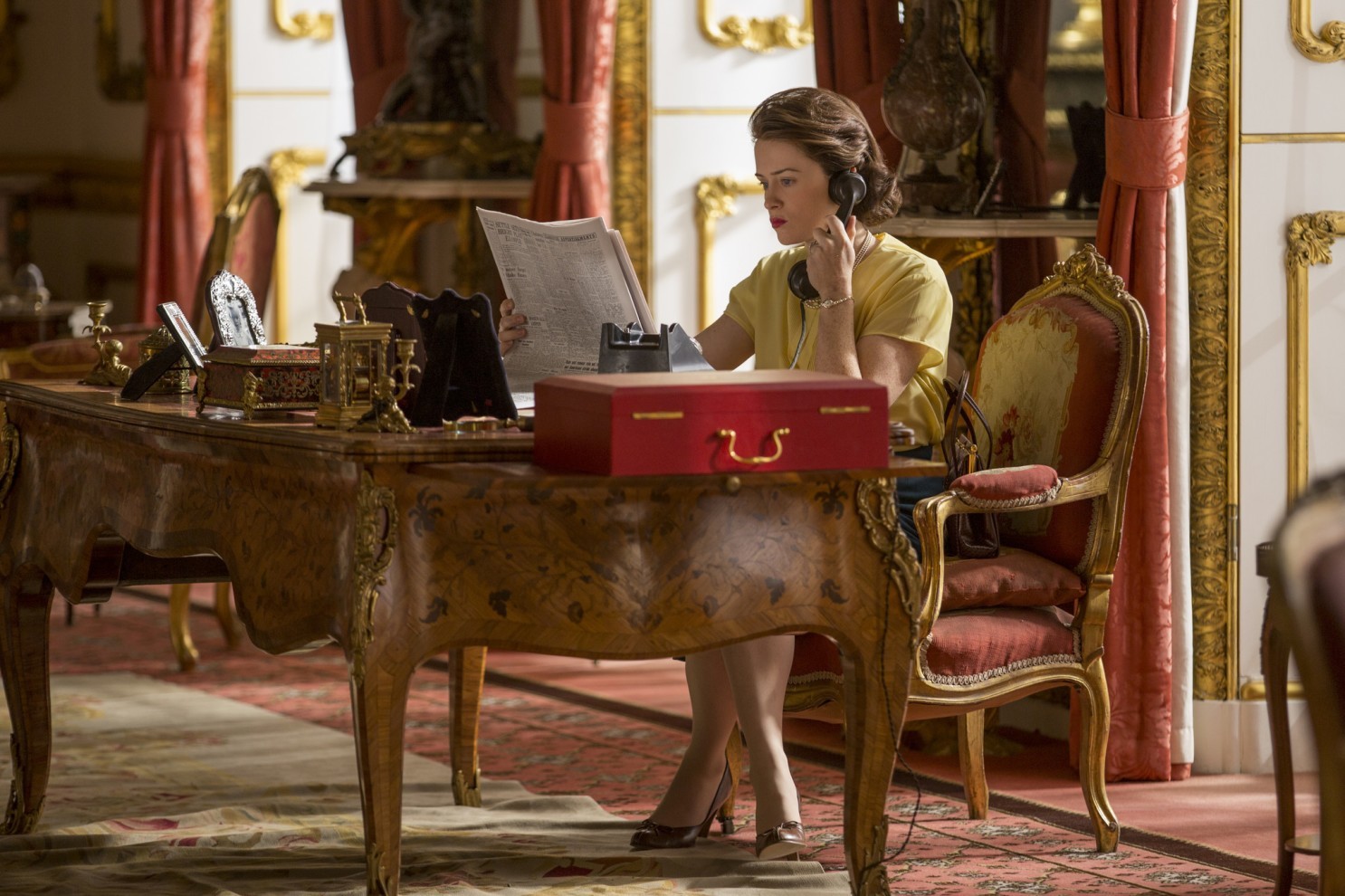 O gabinete da rainha em The Crown (Foto: Netflix / Reprodução)
