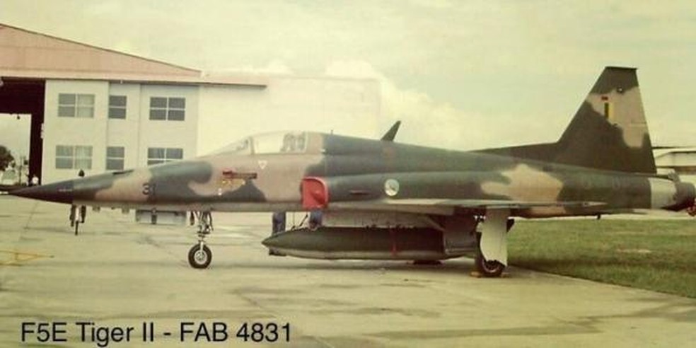 Caça da Força Aérea Brasileira desaparecido desde 1982 na Lagoa dos Patos — Foto: FAB/Divulgação