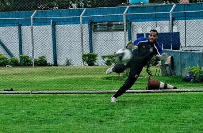 No Corinthians, Weverton foi substituído por não defender pênaltis; no  Palmeiras, se redime para ser campeão como herói - ESPN