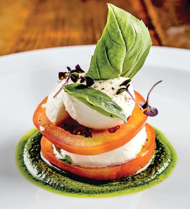 Salada caprese, do Pici Trattoria (Foto Tomás Rangel / Divulgação) Salada caprese, do Pici Trattoria (Foto: Tomás Rangel / Divulgação)