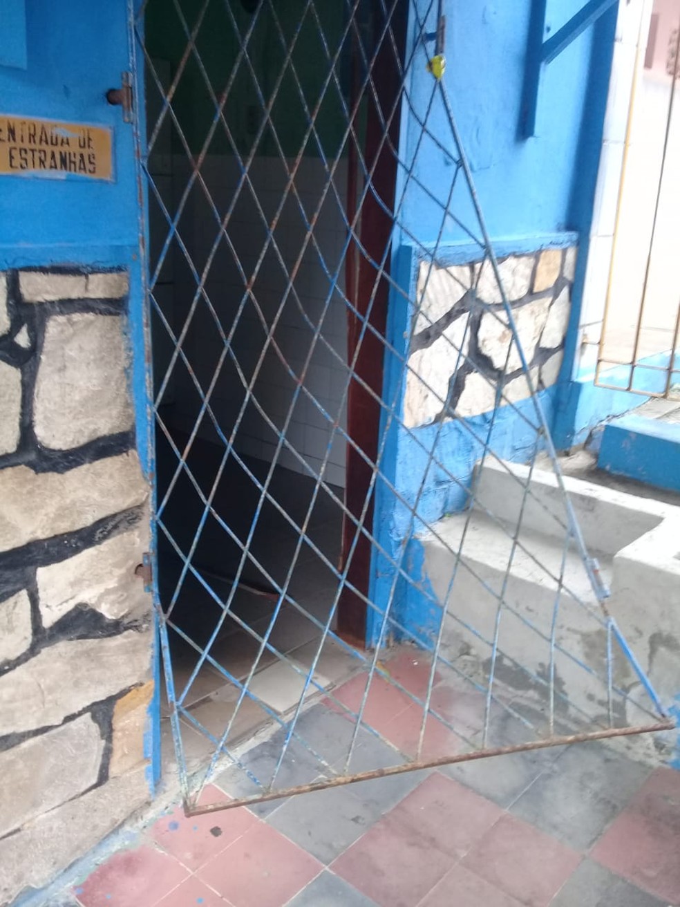 Escola Estadual Cônego Monte, na Zona Sul de Natal, foi arrombada — Foto: Redes sociais