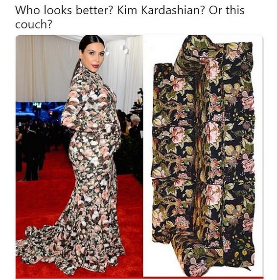 Um meme comparando o vestido de Kim Kardashian com um sofá (Foto: Twitter)