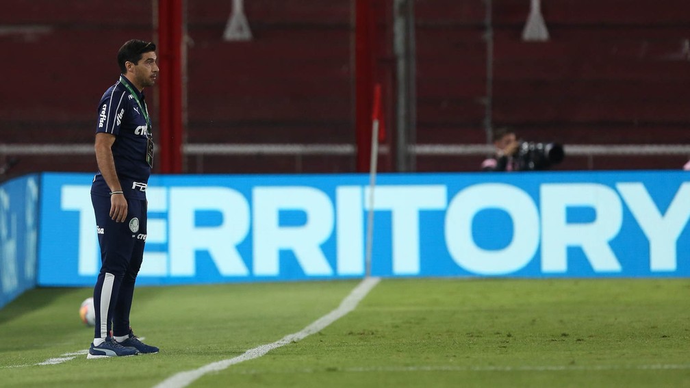 Abel Ferreira durante a vitória do Palmeiras por 3 a 0 em cima do River Plate — Foto: Cesar Greco/Palmeiras