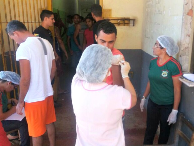 Presos de Rio Branco começaram a ser vacinados na segunda-feira (2) (Foto: Divulgação/Iapen)