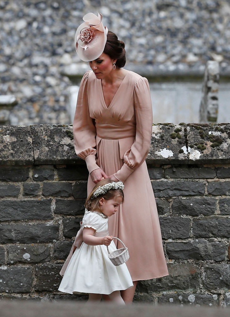 Kate Middleton e Charlotte após a cerimônia (Foto: Getty Images)