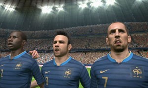 França de Ribéry (à direita) vence a Copa do Mundo de 2014 no Brasil, aponta simulação (Foto: Reprodução/'PES 2014')