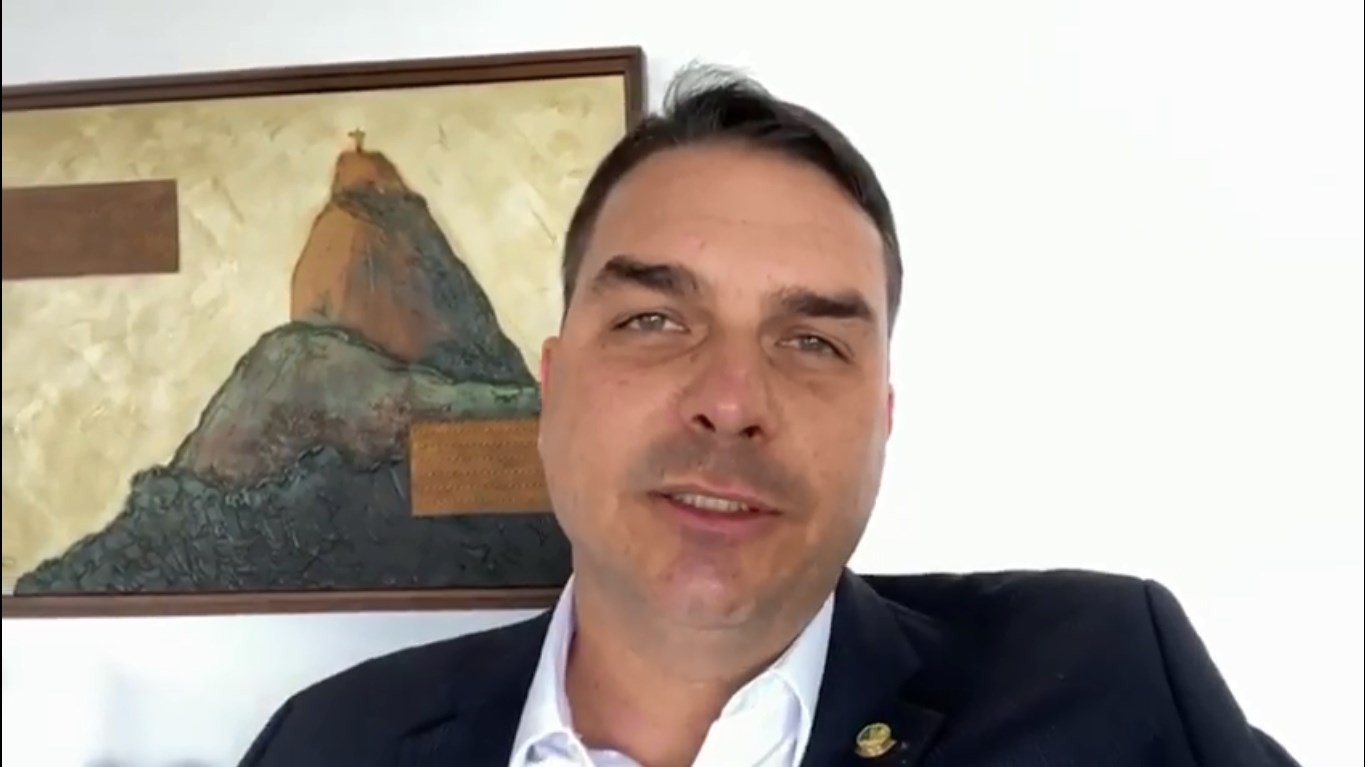 Flávio Bolsonaro elogiou pastor Gilmar Santos, apontado como lobista no Ministério da Educação, em vídeo de aniversário em 2020