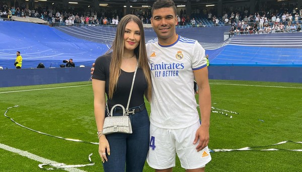 Esposa de Casemiro defende o jogador: 'Meu marido estava comigo'
