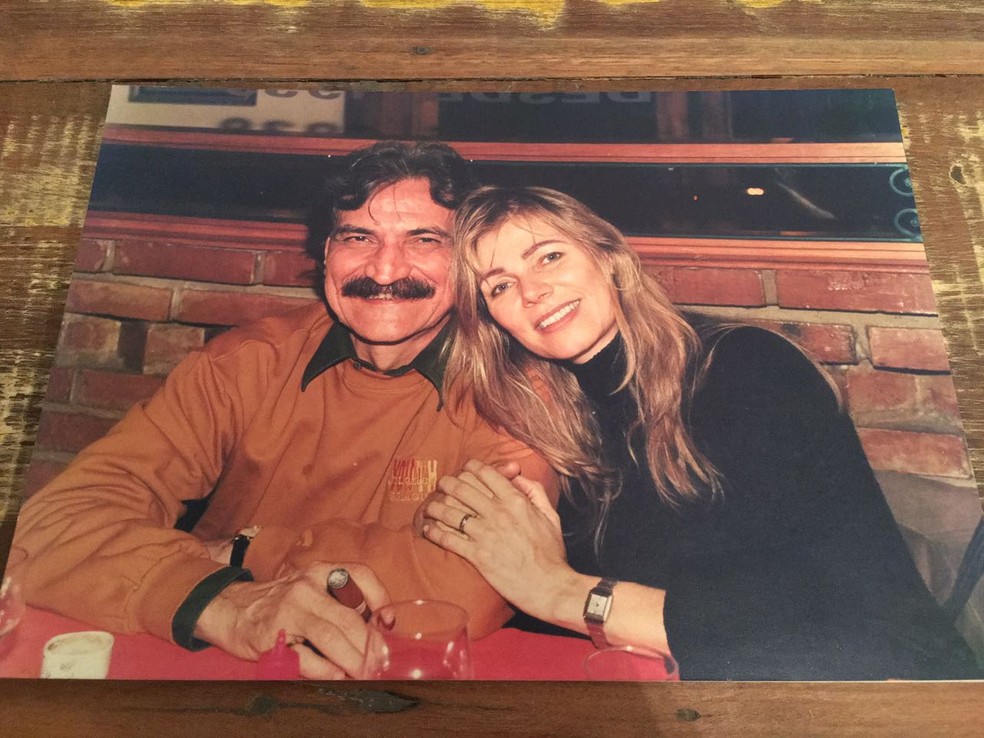 Belchior em um restaurante com a amiga Dulce Helfer (Foto: Dulce Helfer/Arquivo Pessoal)