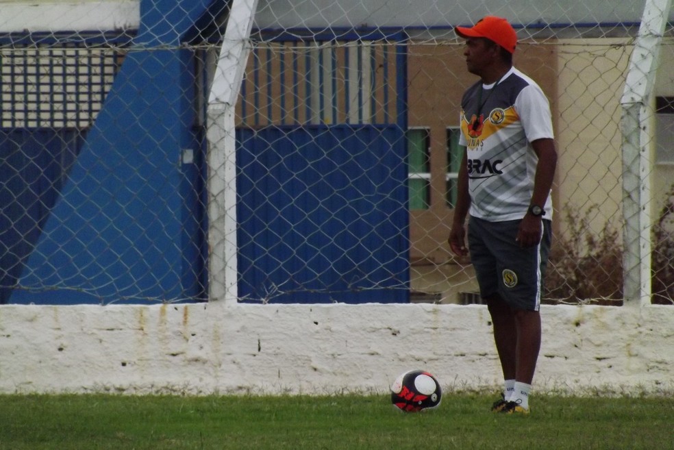 RobÃ©rio Souza tÃ©cnico do Serrano (Foto: RobÃ©rio Souza / Arquivo Pessoal)