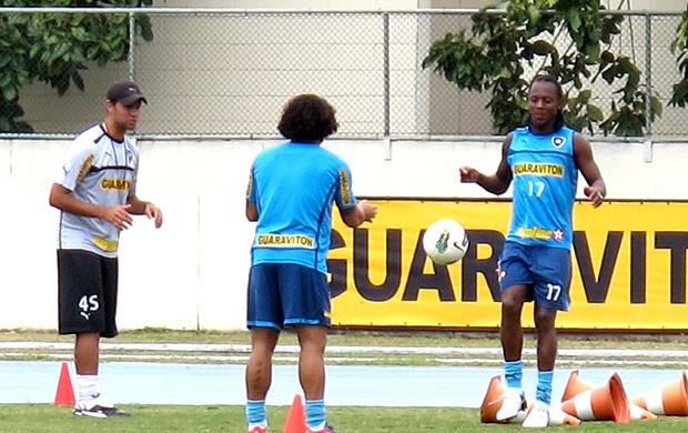 Andrezinho treino Botafogo  (Foto: Thales Soares / Globoesporte.com)