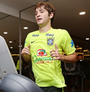 Mário Fernandes e Mayke entram na mira do Benfica para a lateral direita