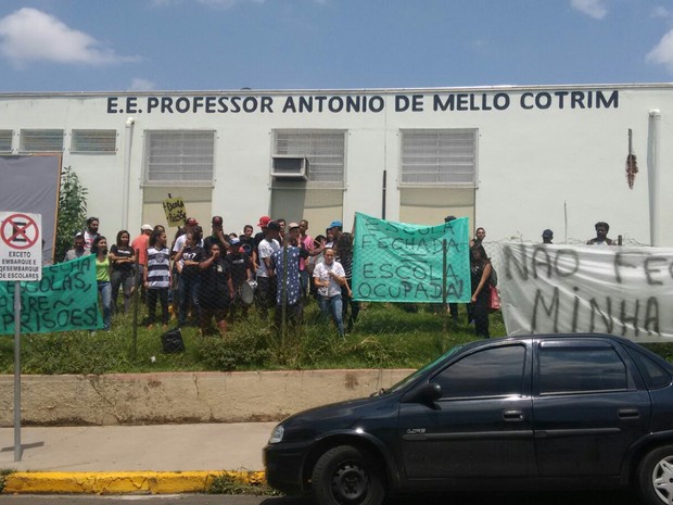 Alunos ocuparam escola estadual de Piracicaba nesta quarta-feira (Foto: Edijan Del Santo/EPTV)