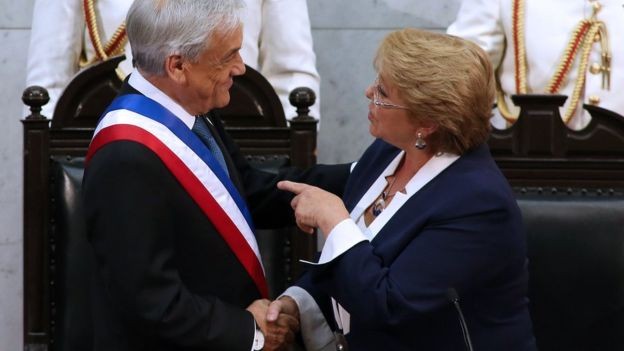 Presidente do Chile entre 2010 e 2014, Piñera voltou ao Palácio de La Moneda em 2018, após derrotar Michelle Bachelet (Foto: CLAUDIO REYES/AFP/GETTY via BBC)