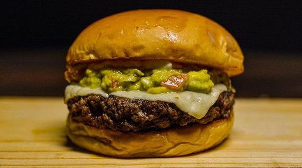 Embrapa desenvolve Novo Burger, um hambúrguer sem proteína animal, feito com fibra de caju e proteína de soja (Foto:  Divulgação / Embrapa)