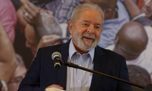 x-presidente Lula em discurso no Sindicato dos Metalúrgicos do ABC, em São Bernardo do Campo 