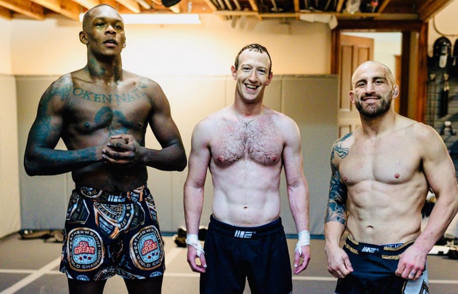 Desafiado por Elon Musk, Zuckerberg posta com campeões do UFC