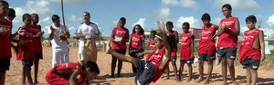 Projeto social esportivo atende mais de 100 crianças (Reprodução/ TV Gazeta)
