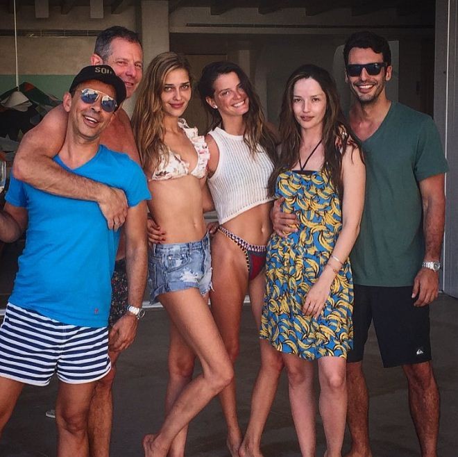 Ana Beatriz Barros com Jeisa e amigos (Foto: Reprodução/Instagram)