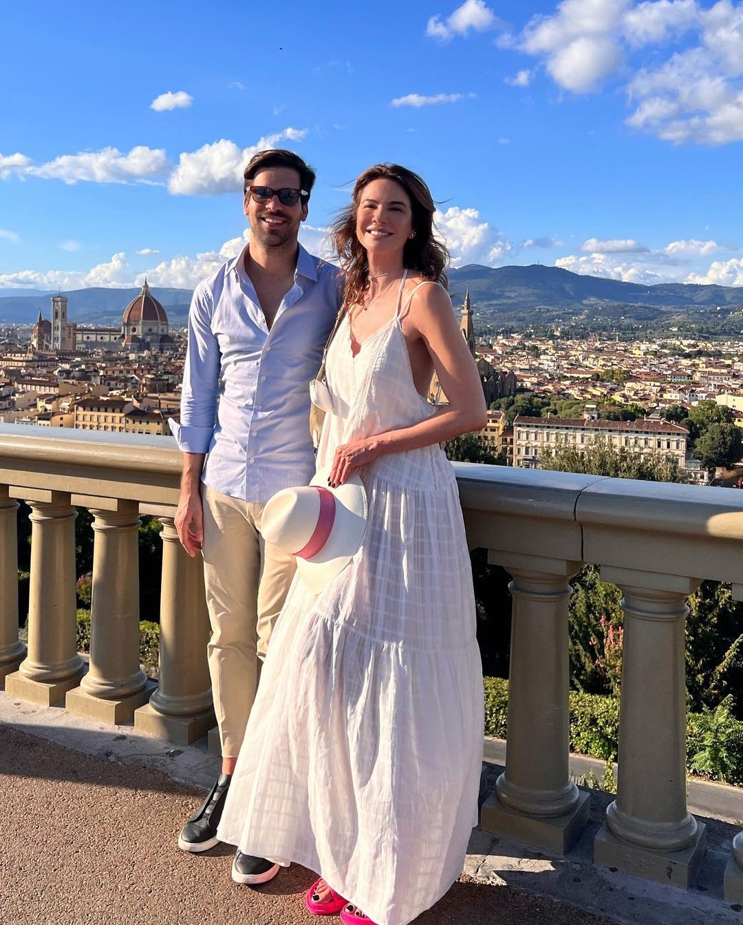 Luciana Gimenez e Renato Breia posam juntos para foto (Foto: Reprodução/Instagram)