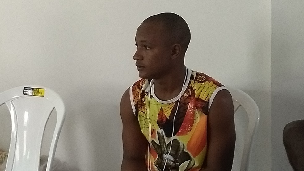 Mohamed Saliou Bah Ã© refugiado de GuinÃ© e trabalhava como motorista no seu paÃ­s de origem (Foto: Rafael Cardoso/G1)