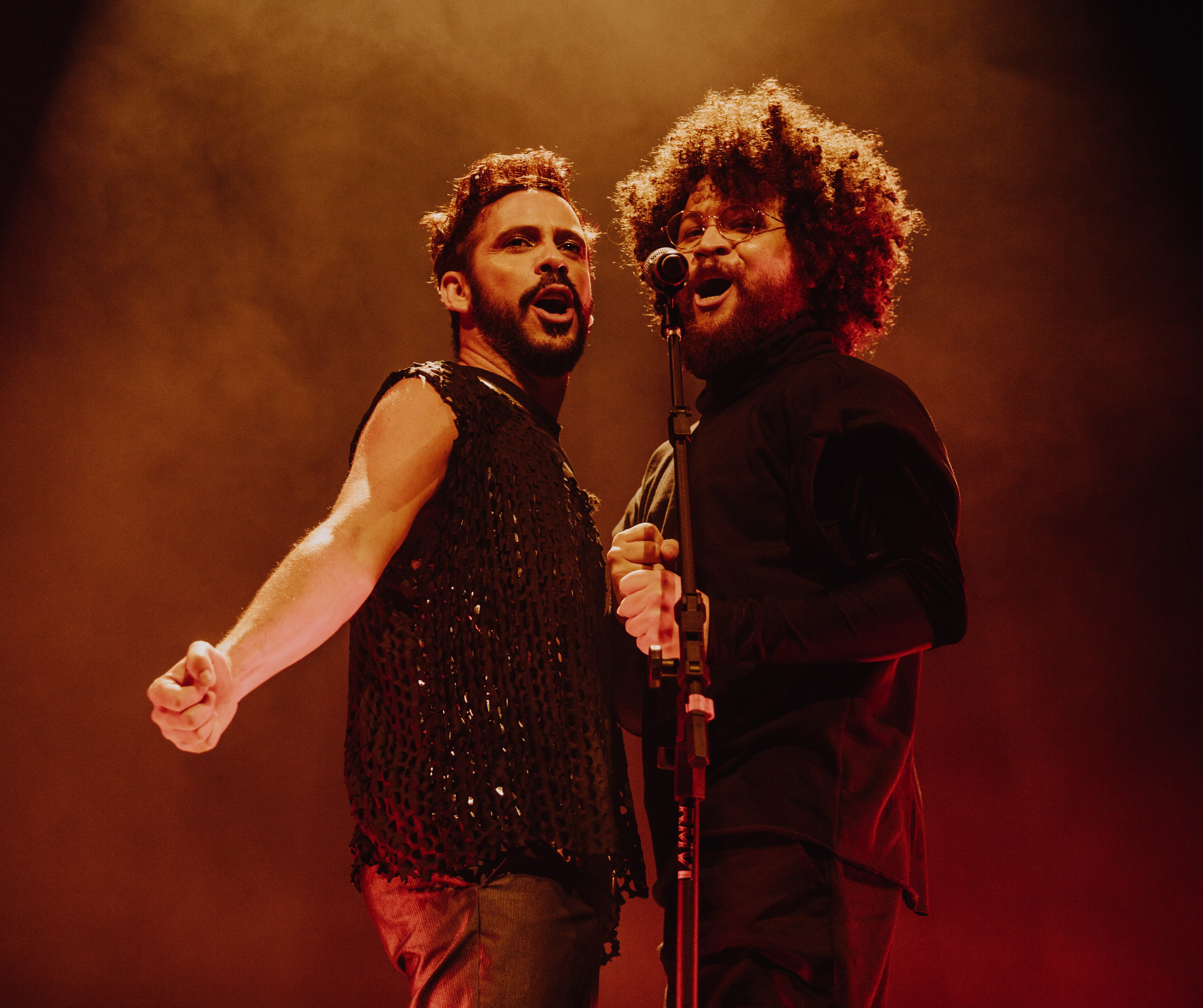 Almério e Martins dão 'Um tapa na cara' em disco gravado em show no Recife