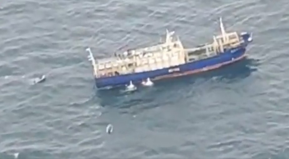 Marinha do Uruguai intercepta navio chinês usado para pesca ilegal no litoral do país; vídeo