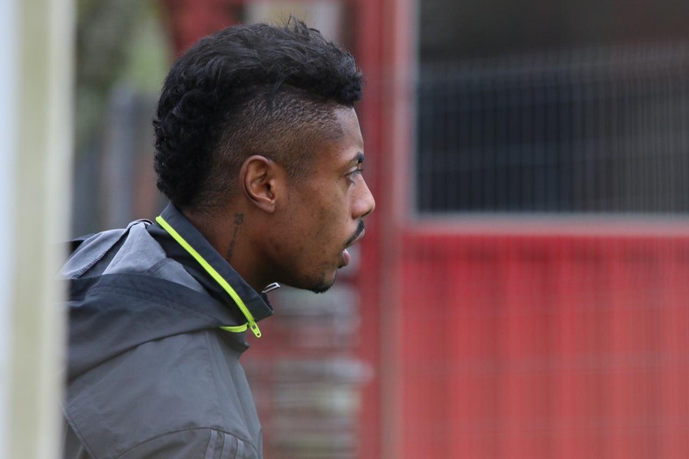 Bruno Henrique foi poupado do treino do Flamengo — Foto: Eduardo Deconto/GloboEsporte.com