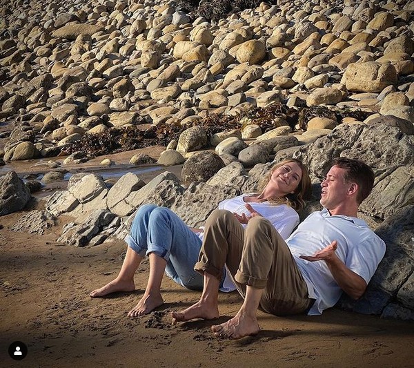 T.R. Knight com Ellen Pompeo no retorno do ator a Greys Anatomy (Foto: Instagram)