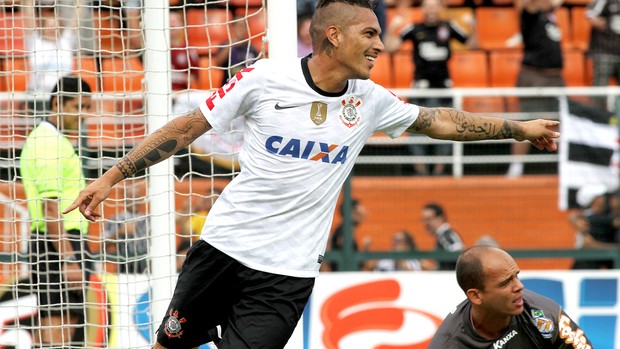 Guerrero comemora gol do Corinthians contra o Oeste (Foto: Ag. Estado)