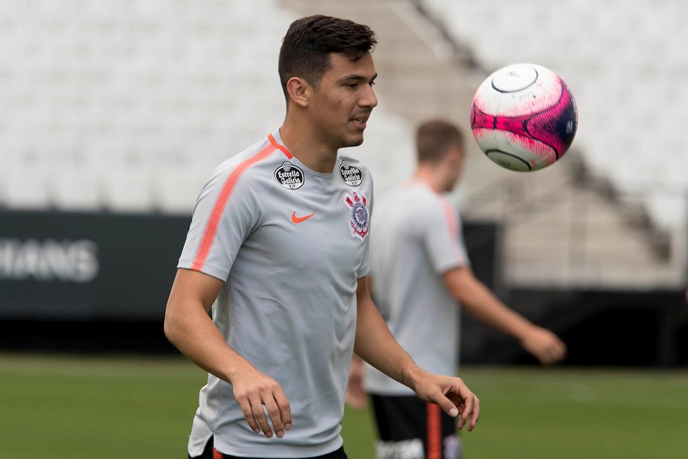 Corinthians se incomoda com empresários de Balbuena e vê 