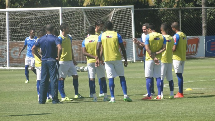Em treino tático, Luxa arma Cruzeiro com duas novidades e três volantes