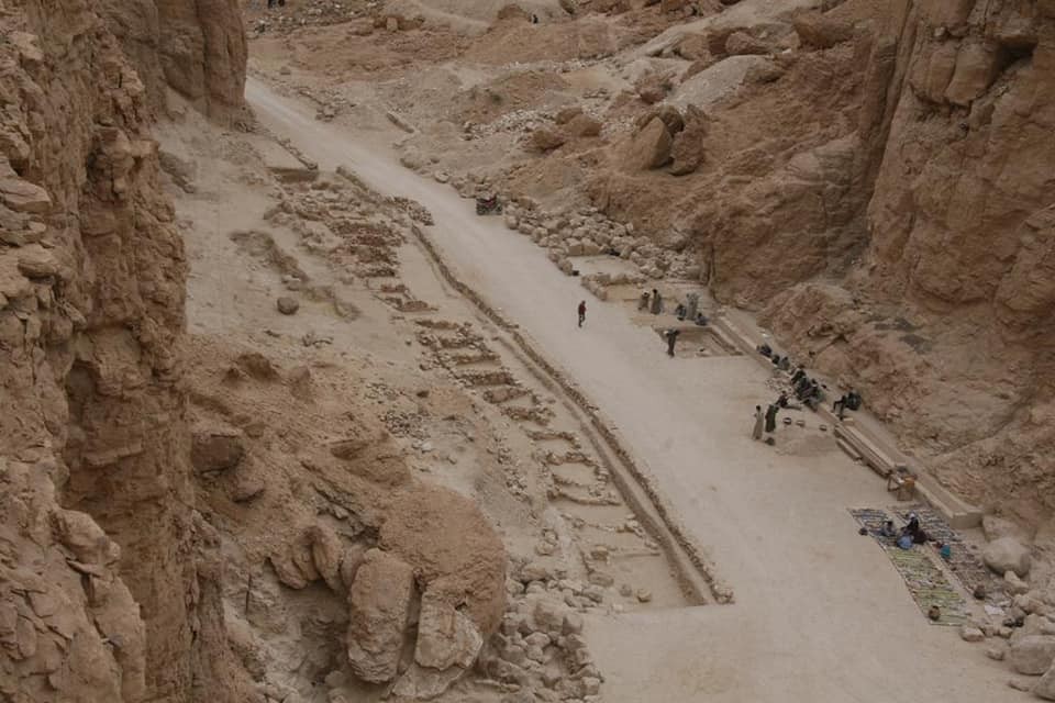 Descoberta foi feita perto da cidade de Luxor, em uma região conhecida como "Vale dos Macacos" (Foto: Facebook Ministry of Antiquities)