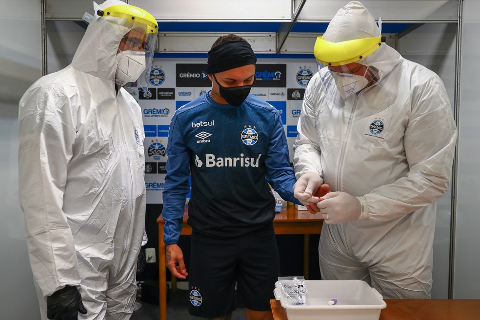 Everton, atacante do Grêmio, é testado para o novo coronavírus — Foto: Lucas Uebel / Grêmio FBPA