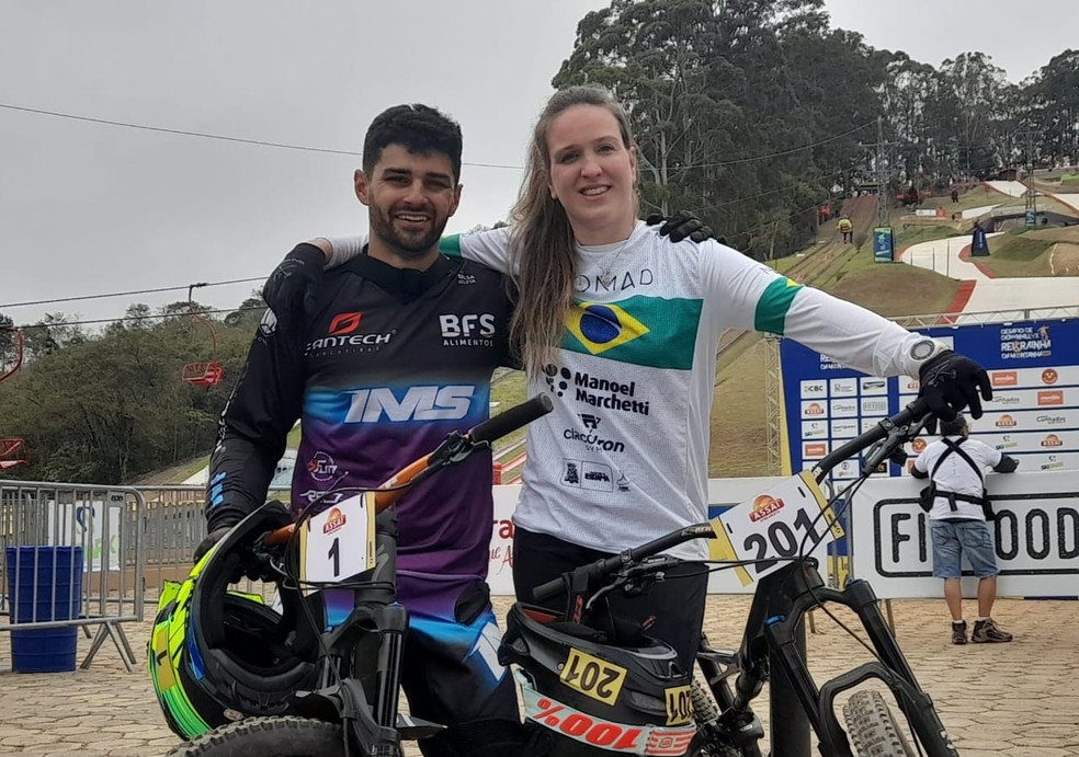 Gabriel e Bruna são campeões do Desafio da Montanha — Foto: Marcel Merguizo