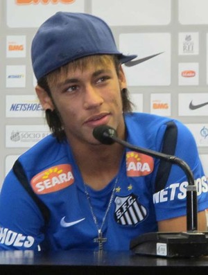 Neymar na coletiva desta quarta-feira, no CT Rei Pelé  (Foto: Marcelo Hazan /globoesporte.com)