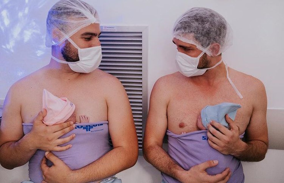 Gustavo Catunda e Robert Rosselló com os gêmeos Marc e Maya — Foto: Rafael Nunes e Mariana Aerre