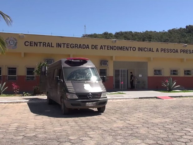 Em Vitória (ES), audiências de custódia ocorrem em prédio do tribunal dentro de centro de detenção provisória de presos (Foto: Tj-ES)