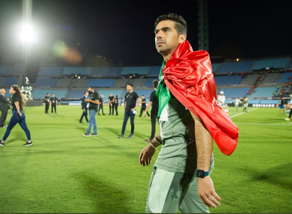 Abel Ferreira festeja ttulo da Libertadores pelo Palmeiras  Foto: Divulgao/Palmeiras